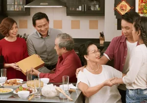Gợi ý quà biếu Tết cho bố mẹ vợ