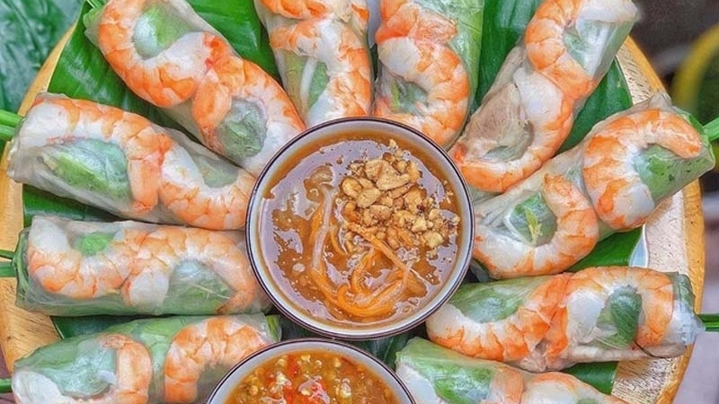 Gỏi cuốn món ăn đỡ ngán ngày Tết