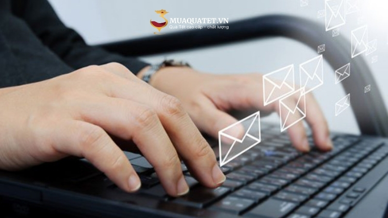 Gửi email chúc Tết là việc quan trọng của doanh nghiêp
