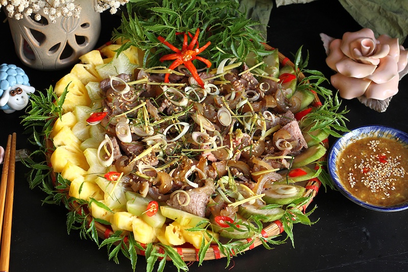 Nhậu ngày Tết với thịt bê tái chanh thơm ngon