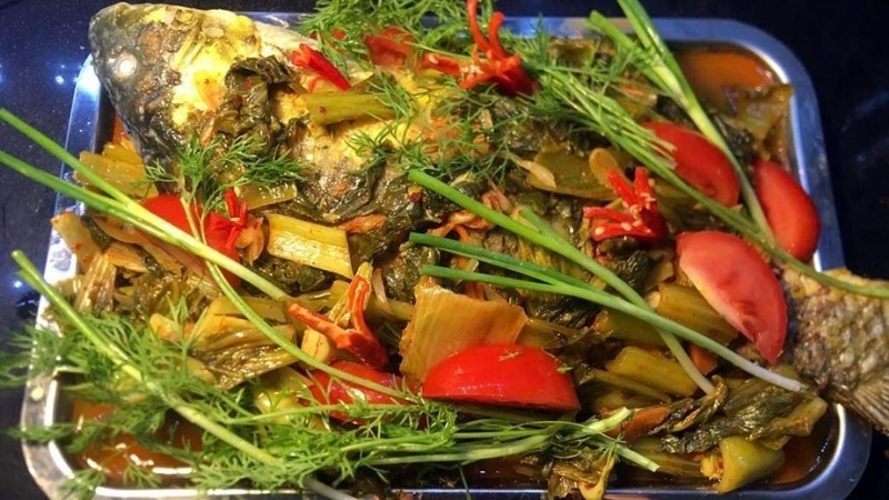 Cá chép om dưa chua thanh, đậm vị, chống ngán
