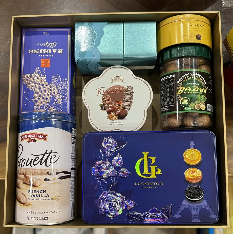 Giỏ quà Tết không rượu màu xanh