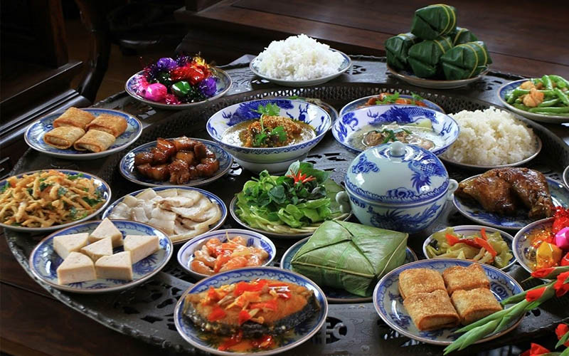 Mâm cơm cúng mùng 2 Tết ở miền Bắc