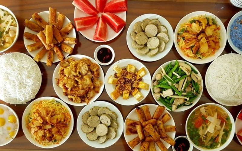 Mâm cơm cúng mùng 1 Tết đủ đầy