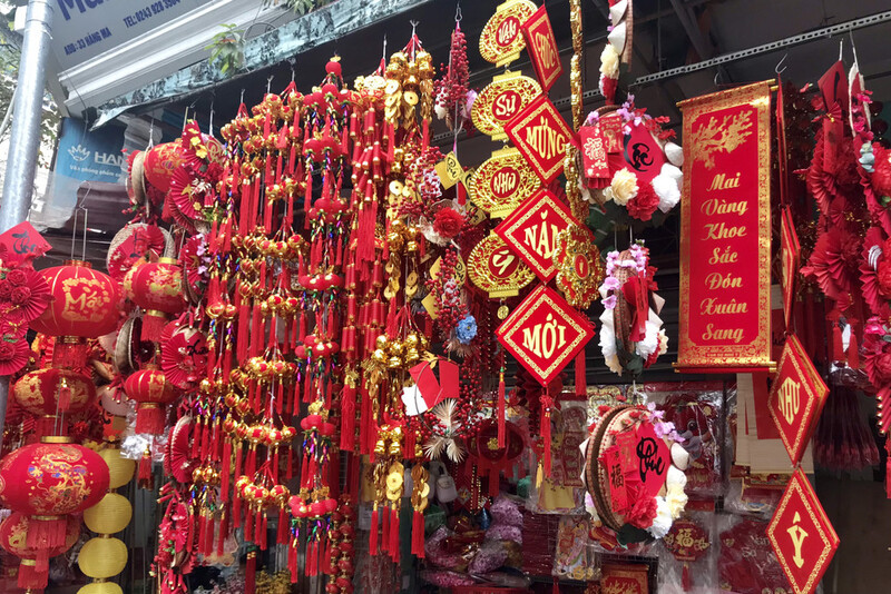 Tết nên bán gì lời? Top 12 mặt hàng kinh doanh dịp Tết 2026 38 Bán đồ trang trí Tết