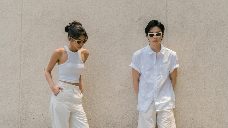 Kiêng mặc trang phục màu đen hoặc trắng