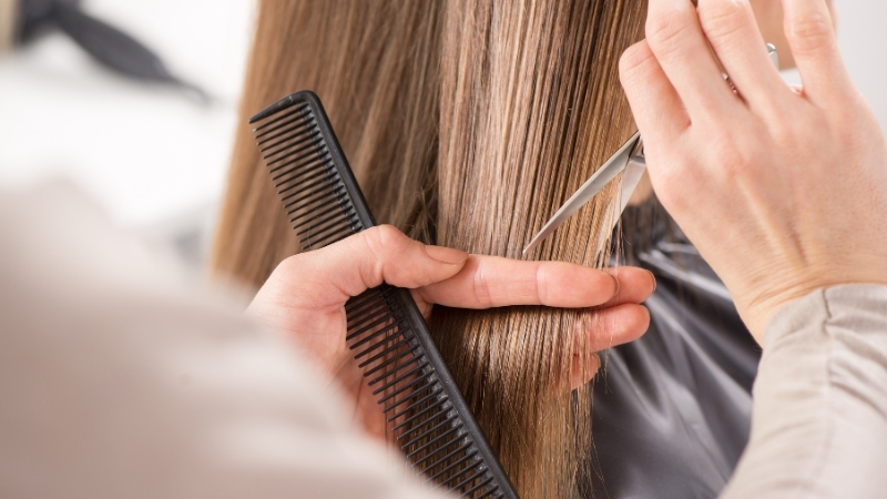 Kiêng cắt tóc, móng tay chân đầu năm