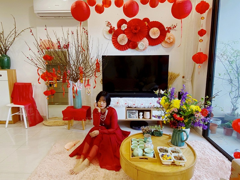 trang trí trần nhà tết