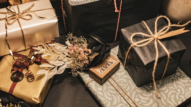 Tại sao nên tặng quà sinh nhật cho chồng