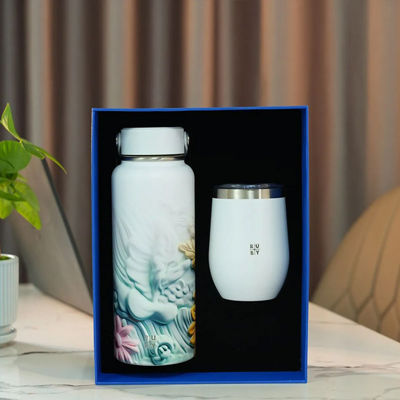 Tặng bình giữ nhiệt sang trọng