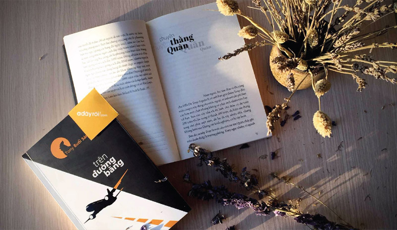 tặng sách cho sếp