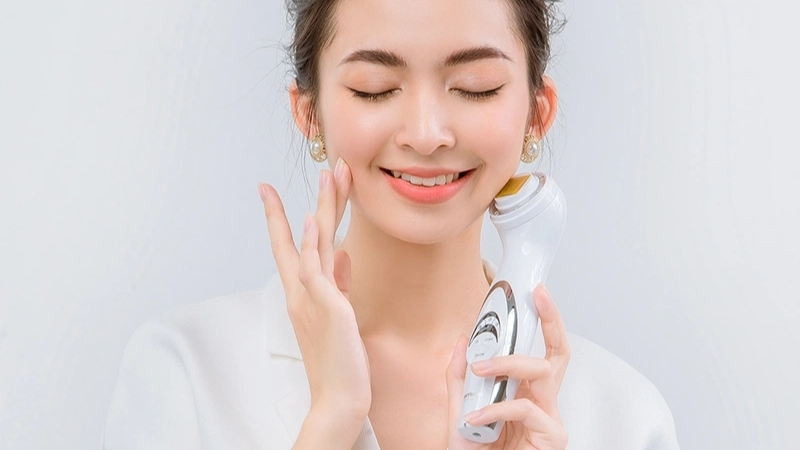 Máy massage da mặt thư giãn quà sinh nhật cho vợ