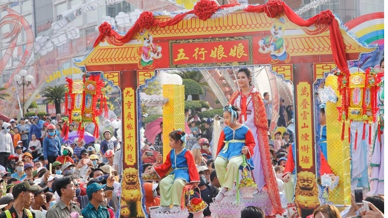 15 Lễ hội ngày Tết truyền thống Việt Nam đậm đà bản sắc 40 Lễ hội Chùa Bà Thiên Hậu ở Bình Dương
