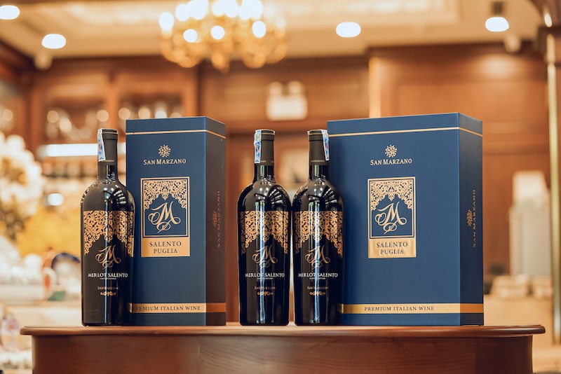 Rượu ngoại tặng anh trai