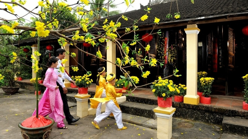 Xông đất đầu năm