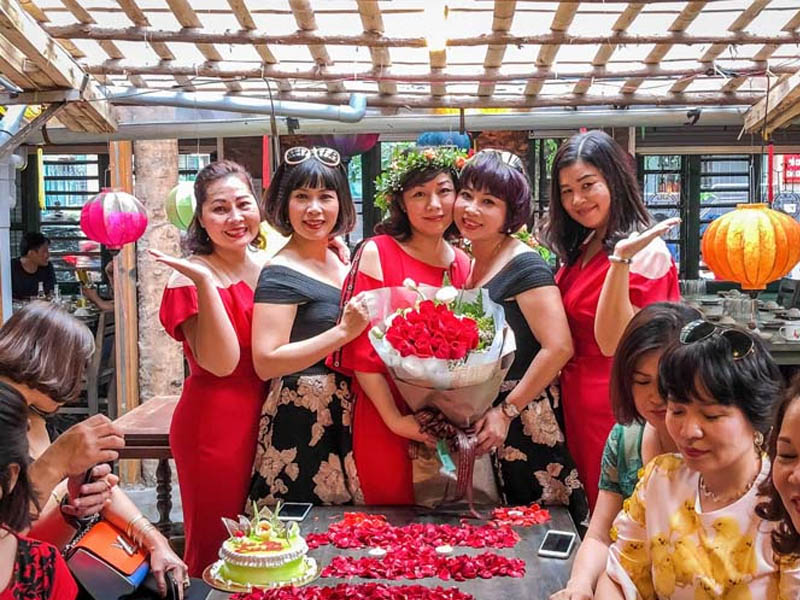 Bữa tiệc sinh nhật bất ngờ cho mẹ