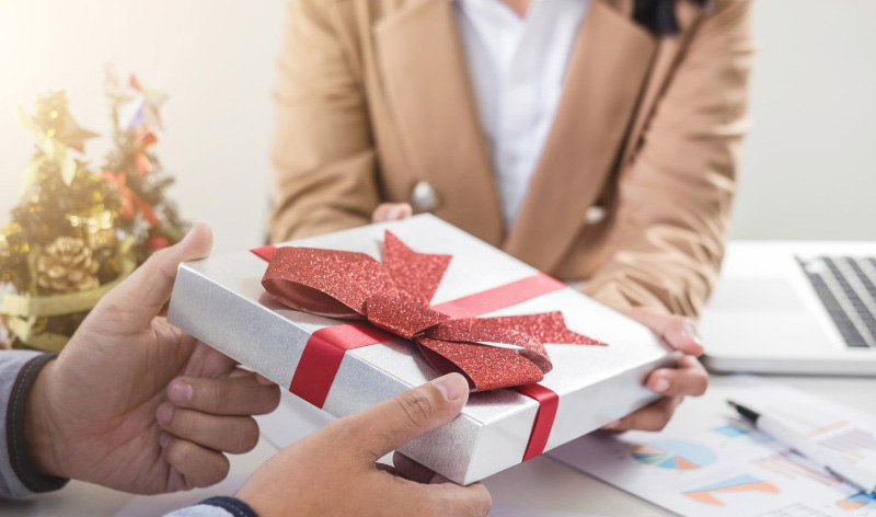 chọn quà tặng sinh nhật sếp dưới 1 triệu
