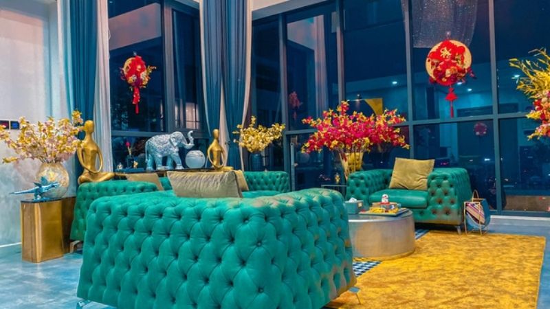 Trang trí khu vực cửa sổ phòng khách ngày Tết