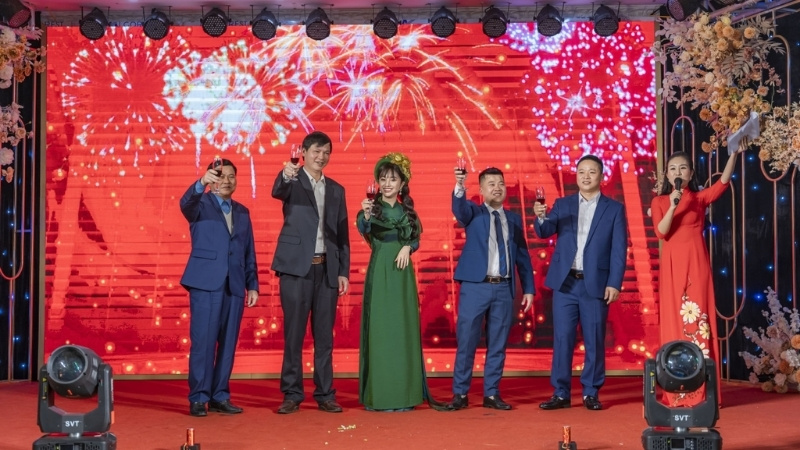 Tri ân khách hàng, đối tác