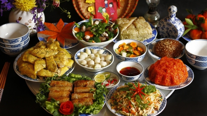 Chuẩn bị mâm cúng tất niên và giao thừa