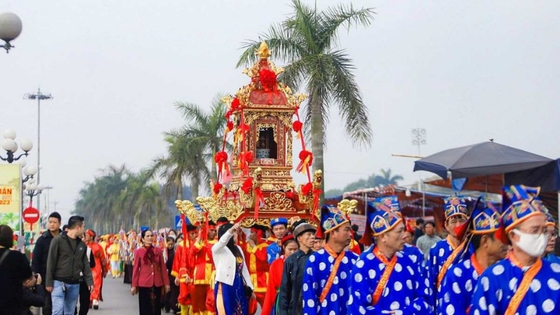 15 Lễ hội ngày Tết truyền thống Việt Nam đậm đà bản sắc 25 Lễ hội đền Trần ở Nam Định