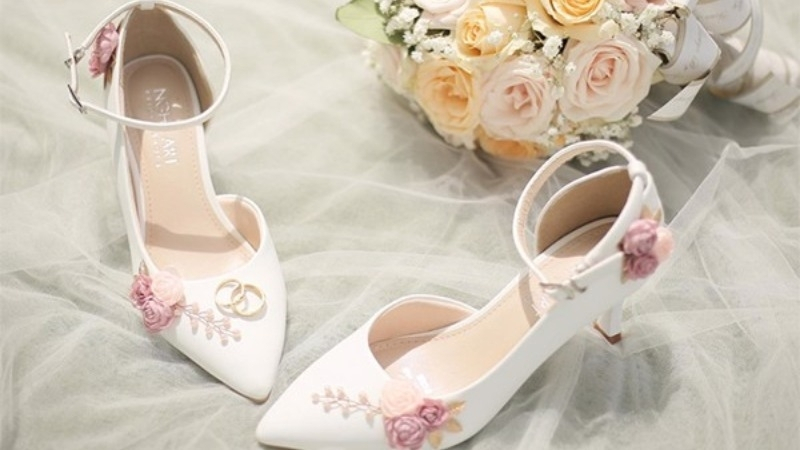 Giày cao gót quà tặng sinh nhật cho vợ