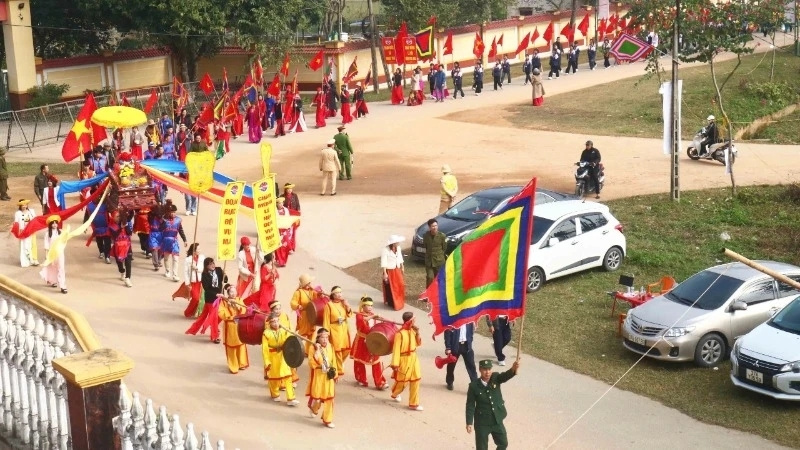 15 Lễ hội ngày Tết truyền thống Việt Nam đậm đà bản sắc 29 Lễ hội Đền Vua Mai ở Nghệ An