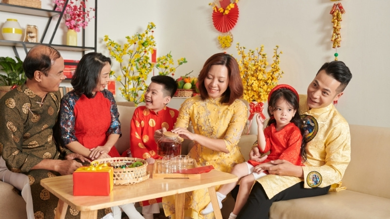 mùng 1 tết nên làm gì