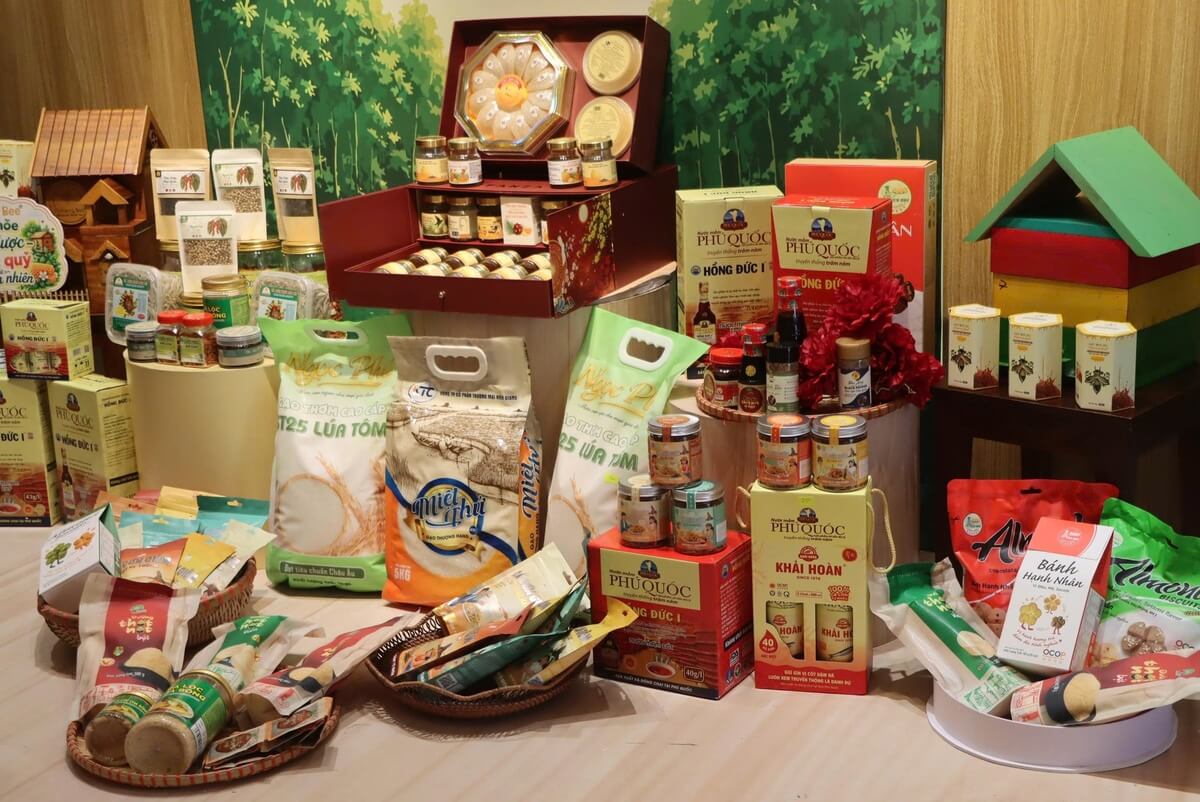 Top 20+ món Quà Tết đặc sản 3 miền: Bắc - Trung - Nam 50 Kiểm tra nhà sản xuất và nơi sản xuất quà Tết