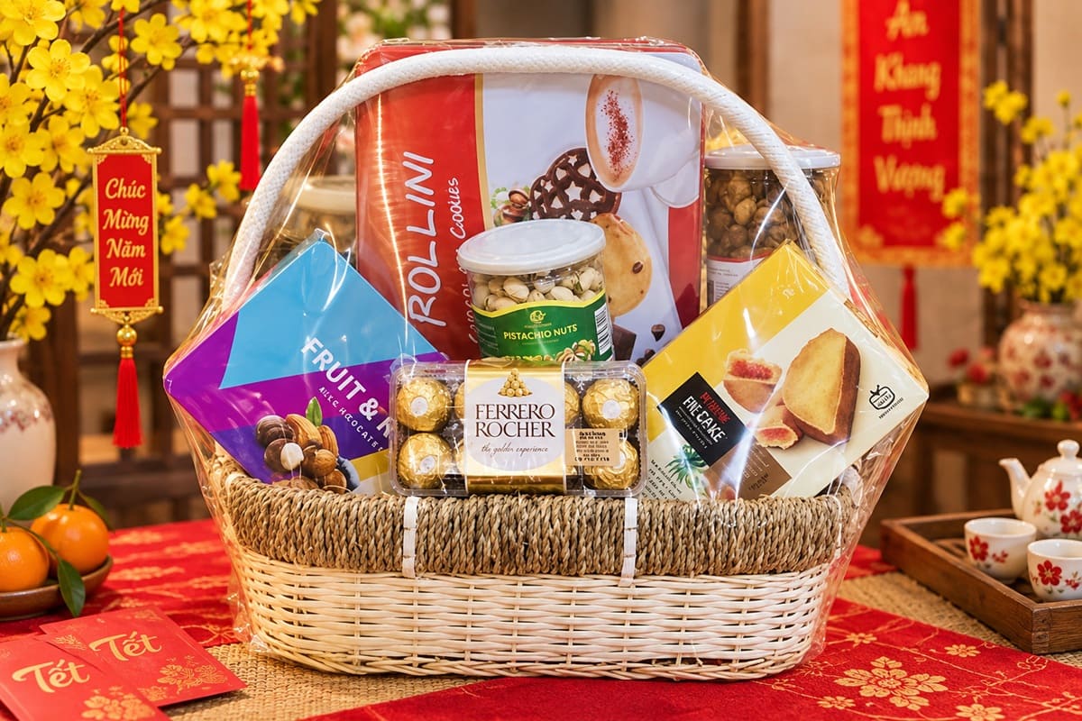 Giỏ quà Tết bánh kẹo và các loại hạt