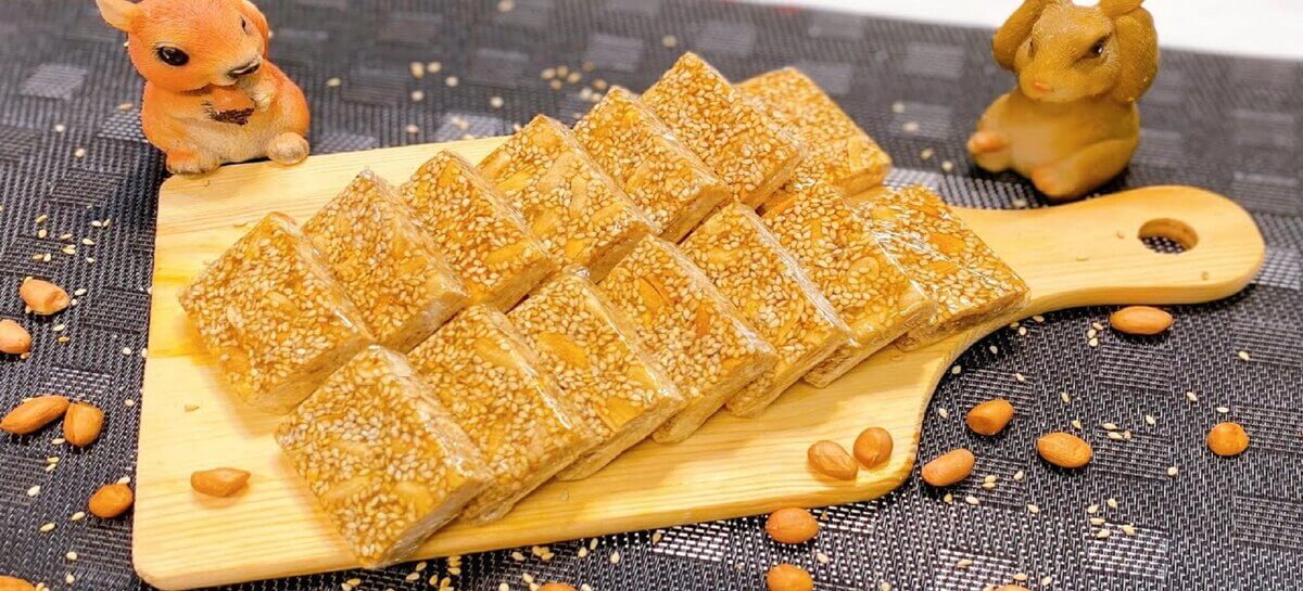 Top 20+ món Quà Tết đặc sản 3 miền: Bắc - Trung - Nam 64 Mè xửng Huế