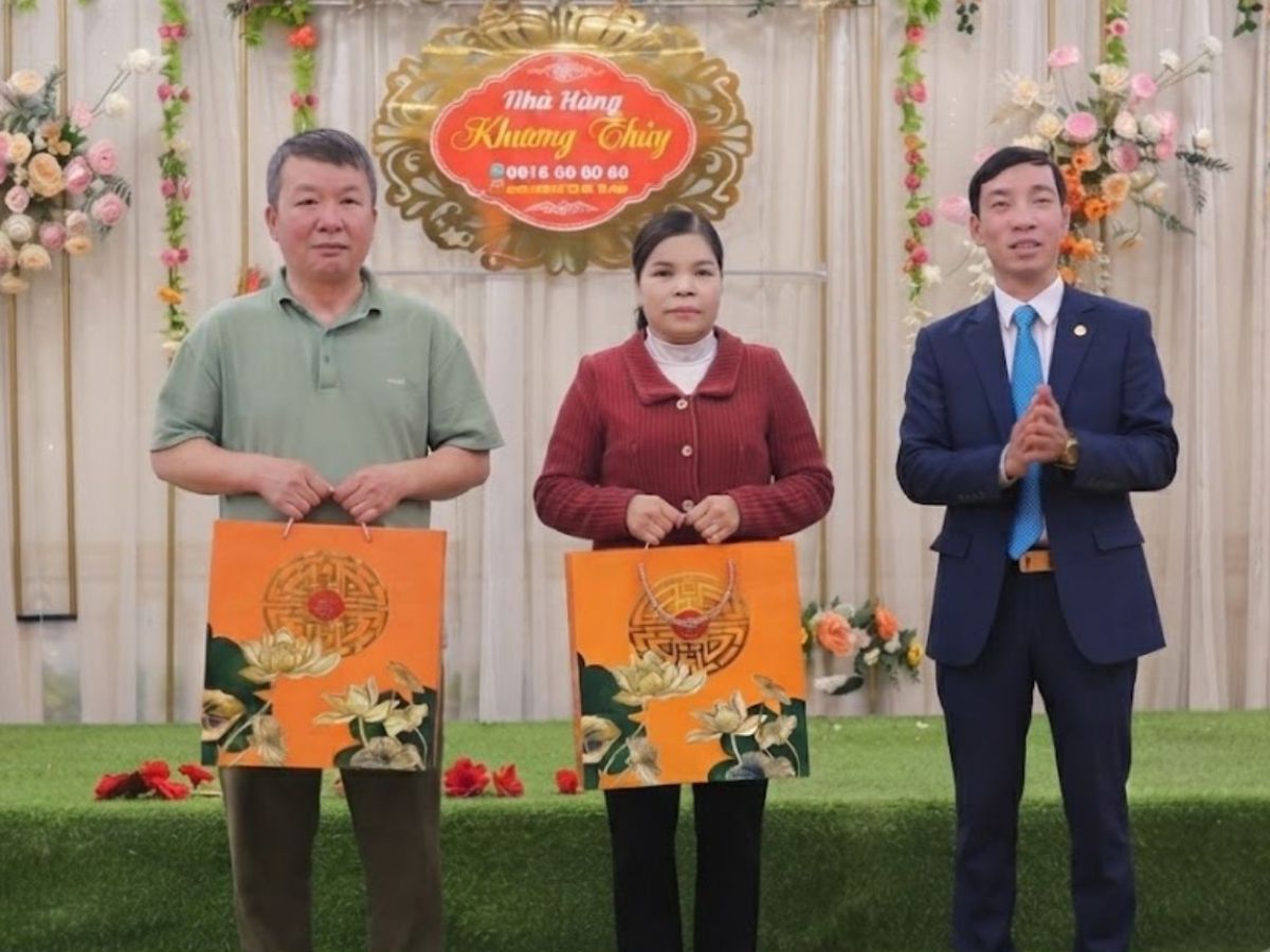 Câu chúc khi tặng quà Tết cho nhân viên