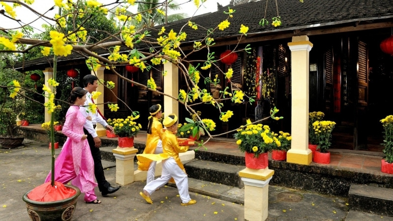 Mùng 1 Nên Làm Gì Để Cả Năm May Mắn và Thuận Lợi? 36 Xông đất ngày mùng 1