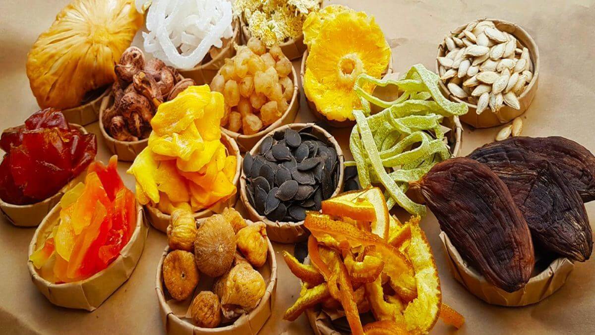 Mứt hoặc trái cây sấy gói nhỏ 