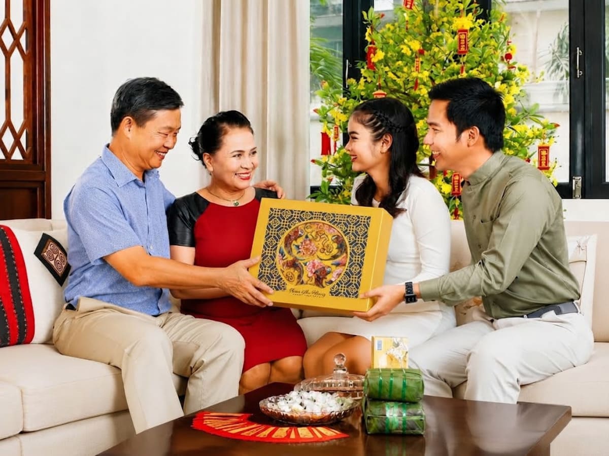 Nói gì khi biếu quà Tết cho bố mẹ