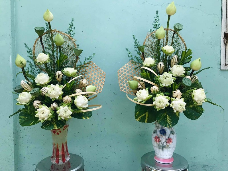 Mẫu hoa sen trắng ngày Tết