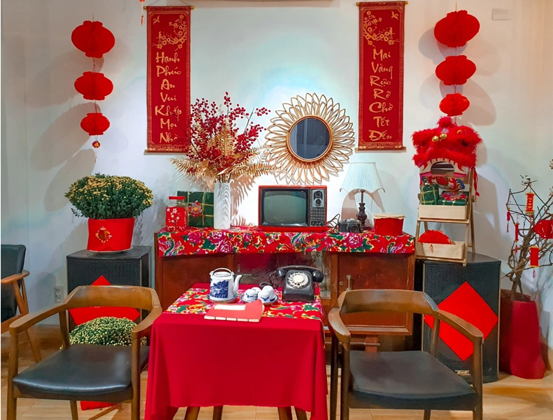 Trang trí nhà bằng câu đối đỏ