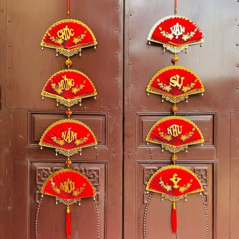 Trang trí nhà cửa đón Tết bằng câu đối đỏ