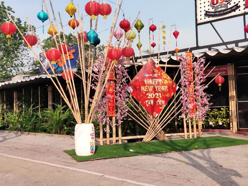 Tiểu cảnh trang trí Tết doanh nghiệp