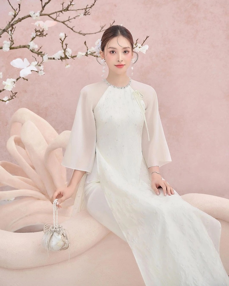 Tuổi Thân mùng 1 mặc màu gì