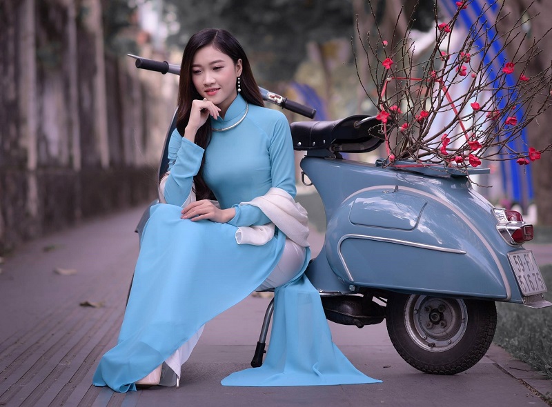 Tuổi Tuất mùng 1 mặc màu gì