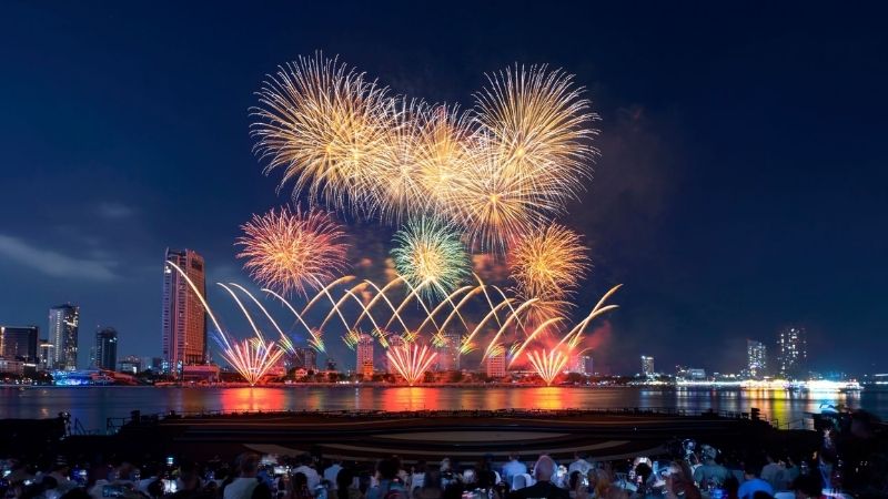 Hình ảnh bắn pháo hoa 