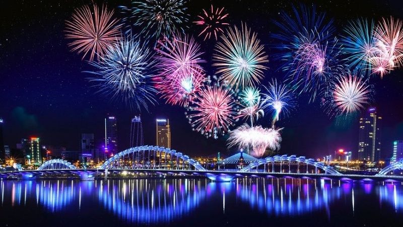 Hình ảnh pháo hoa vào đêm giao thừa