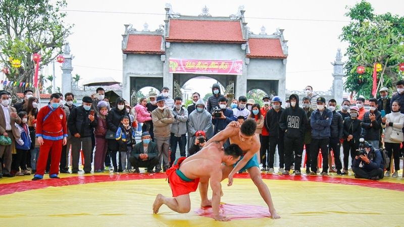 Hội vật trò chơi Tết Nguyên Đán