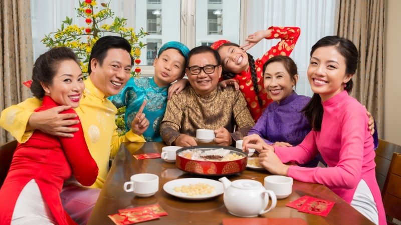 Hình ảnh gia đình ngày Tết
