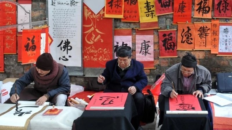 Xin chữ tại phố ông đồ Tết