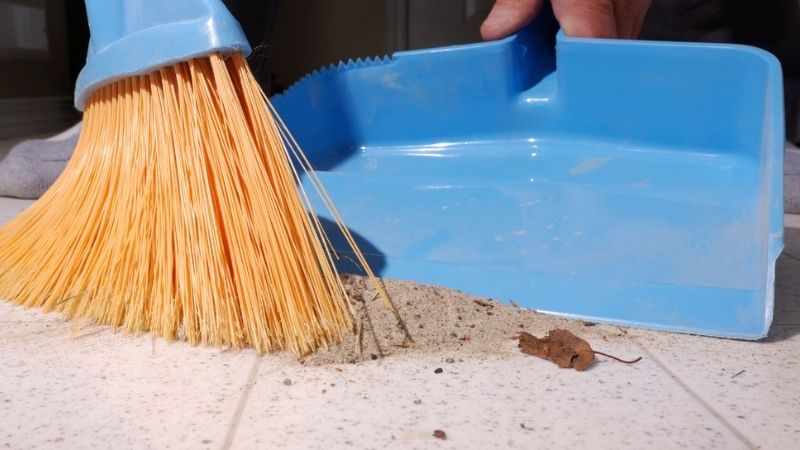 Mùng 3 Tết kiêng quét nhà đổ rác