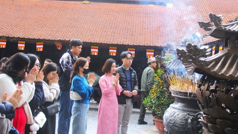 Thái độ ứng xử khi đến chùa