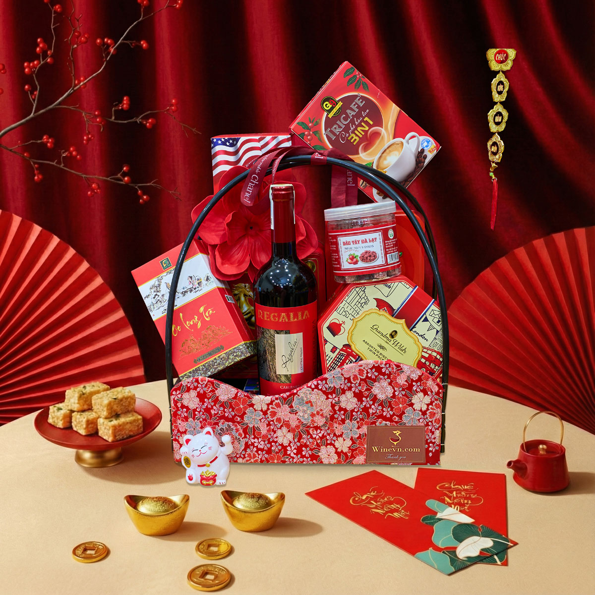 Hộp quà Tết kèm rượu vang cao cấp