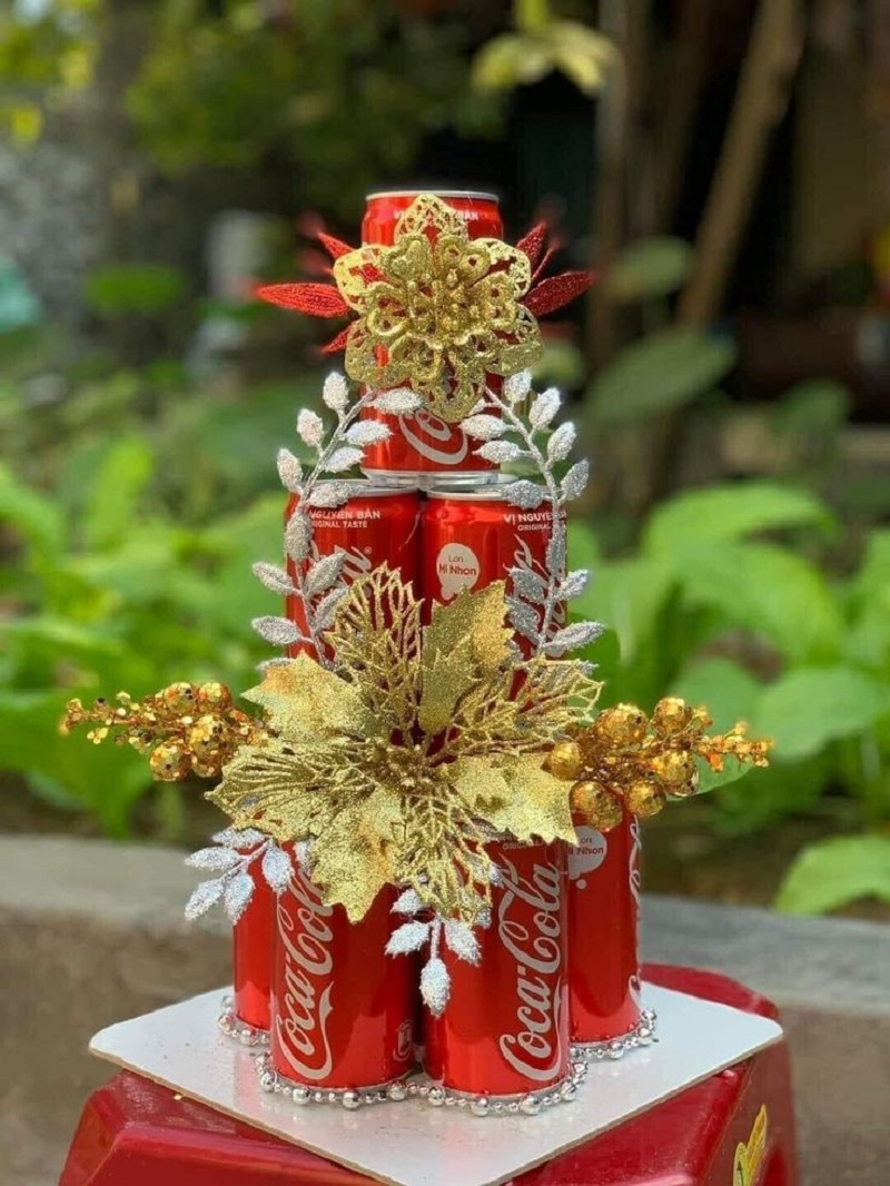 Trang trí tháp nước ngọt Coca Cola